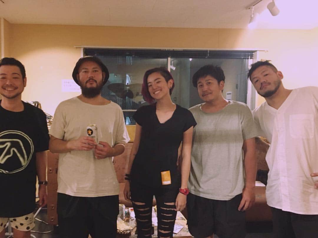 HARUHIさんのインスタグラム写真 - (HARUHIInstagram)「I had the honor to meet the members of Toe *screaming inside* 😆💓 They're one of my biggest inspirations 人生の中で一番かっこいいライブだった〜ひぇえええ😍😱👏🏼 They were so amazingly passionate on stage! Thank you @ryomatsuura_design for taking me ❤️ #toe #concert #instrumentalband」8月5日 13時38分 - haruhi_