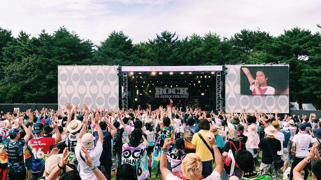 上白石萌音さんのインスタグラム写真 - (上白石萌音Instagram)「ROCK IN JAPAN FES. 2017 最高でしたありがとうございました！！ わたしもこのあとライブ楽しみまーす✌︎」8月5日 14時41分 - mone_kamishiraishi