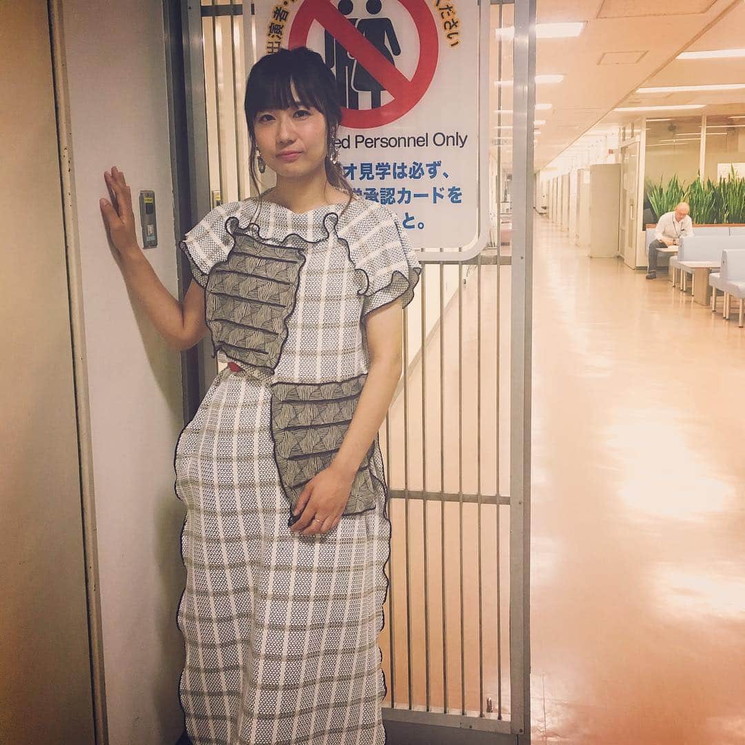 福嶋麻衣子のインスタグラム：「きのうのNHKは #Kotohayokozawa のワンピース🎊」