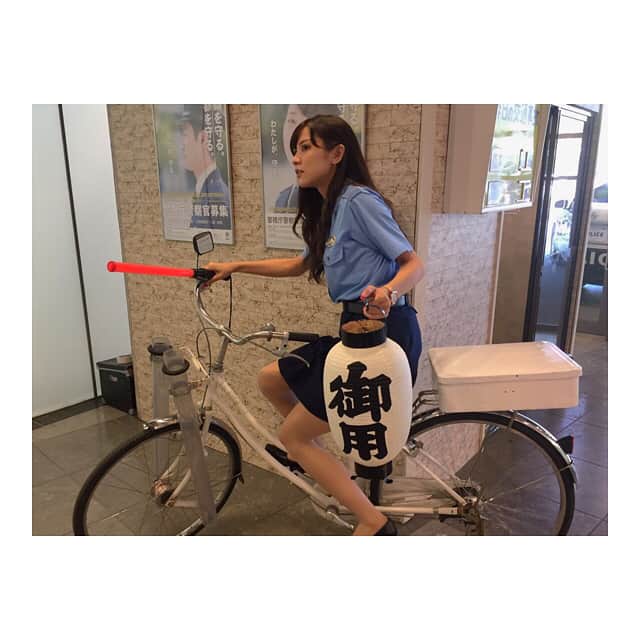 石川恋さんのインスタグラム写真 - (石川恋Instagram)「御用だ御用だ〜〜👮‍♀️🚓本日夜21:00〜はフジテレビ「警視庁いきもの係」第7話！今回の動物はピラニア🐠✨さらに第7話では、かんちゃん演じる圭子×弥生のプライベートが垣間見れるかも、、😎💕今夜もお楽しみに！#フジテレビ #日9 #警視庁いきもの係 #第7話 #ピラニア #三笠弥生 #石川恋」8月20日 10時36分 - ren_ishikawa