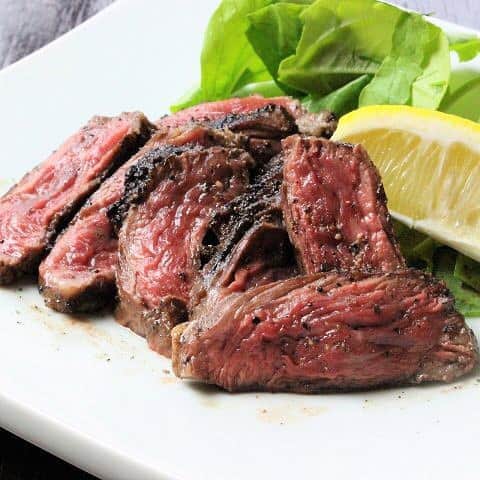 酒菜創作おくの屋のインスタグラム：「牛ハラミ　炭火焼き #牛の #定番 #脂身がなくて柔らかい #炭火焼き #赤身の旨み #抜群  #おくの屋 #片町 #片町ご飯」