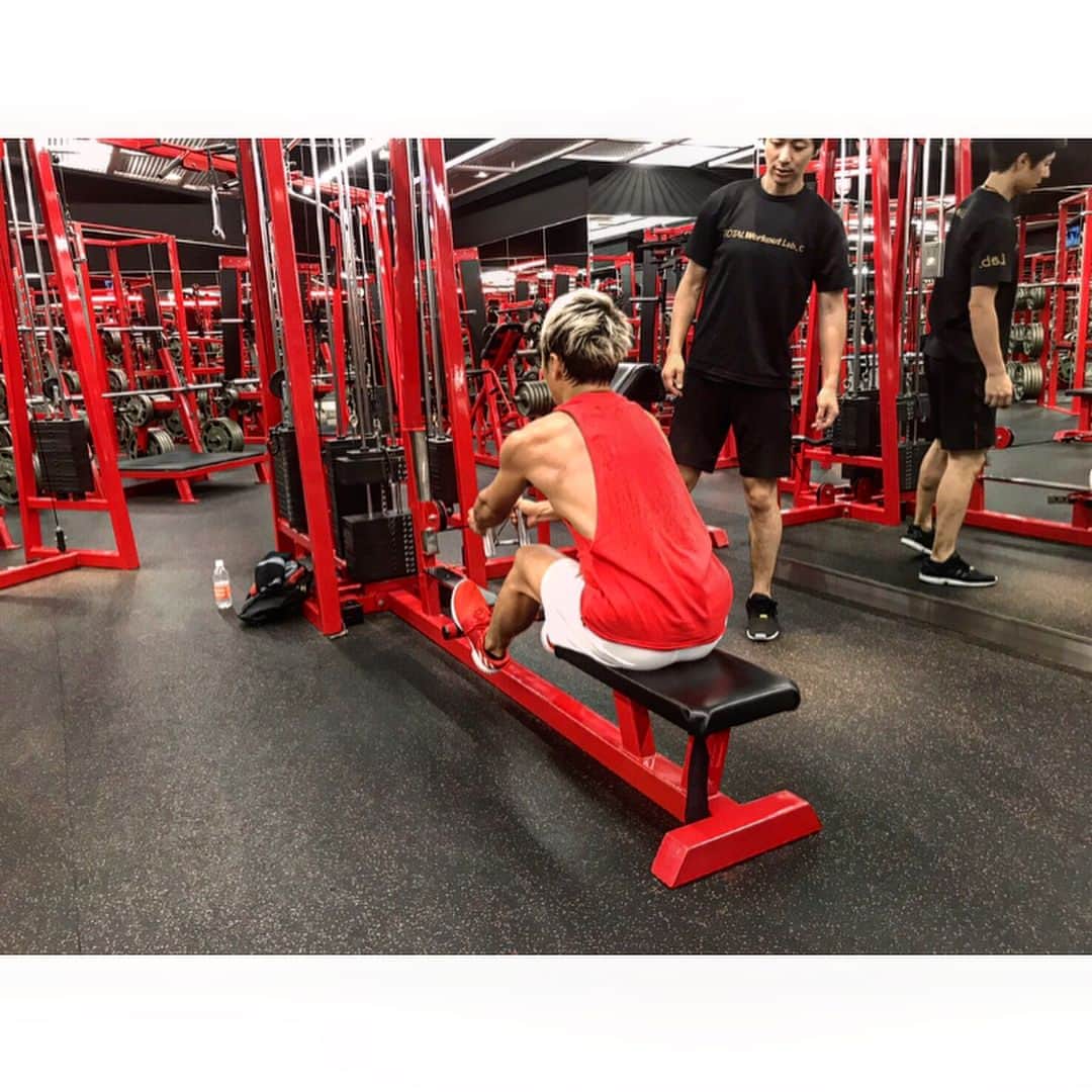 武尊さんのインスタグラム写真 - (武尊Instagram)「今日は「TOTAL Workout」さんへ💪 これからケビン山崎さんにトレーニングを見て頂けることになりました！ 体の使い方のトレーニングすごく勉強になったし弱い部分や悪いところもたくさん見つかってもっと成長出来ると実感しました。 もっと強くなる！！ #TOTALWorkout #ケビン山崎 さん #TEAMhirody #training #六本木ヒルズ」8月6日 20時28分 - k1takeru