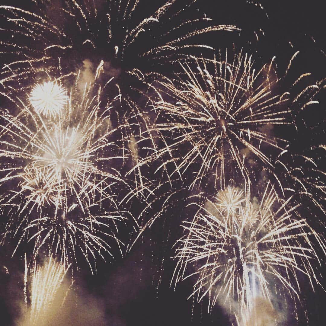 岡田紗季のインスタグラム：「7月31日 🎆芦ノ湖花火🎆 近くで見たし綺麗だったぁ♪  #花火 #花火大会 #芦ノ湖 #夏祭り #大迫力」