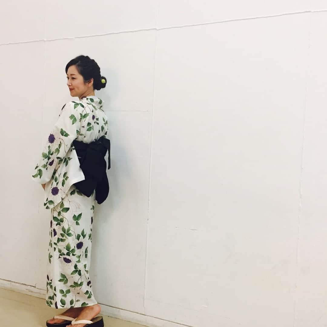 笛木優子さんのインスタグラム写真 - (笛木優子Instagram)「유카타👘  今年初。 撮影だけれども。。。 みなさんはもう着られましたか？😍 #ゆかた#夏#日本の夏#유카타 #일본스러움」8月7日 13時48分 - yukofuekiyumin