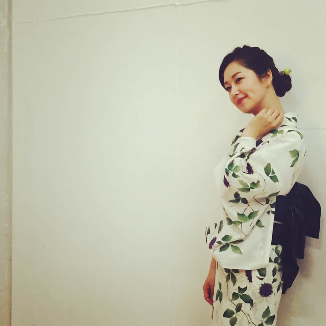 笛木優子のインスタグラム：「유카타👘  今年初。 撮影だけれども。。。 みなさんはもう着られましたか？😍 #ゆかた#夏#日本の夏#유카타 #일본스러움」