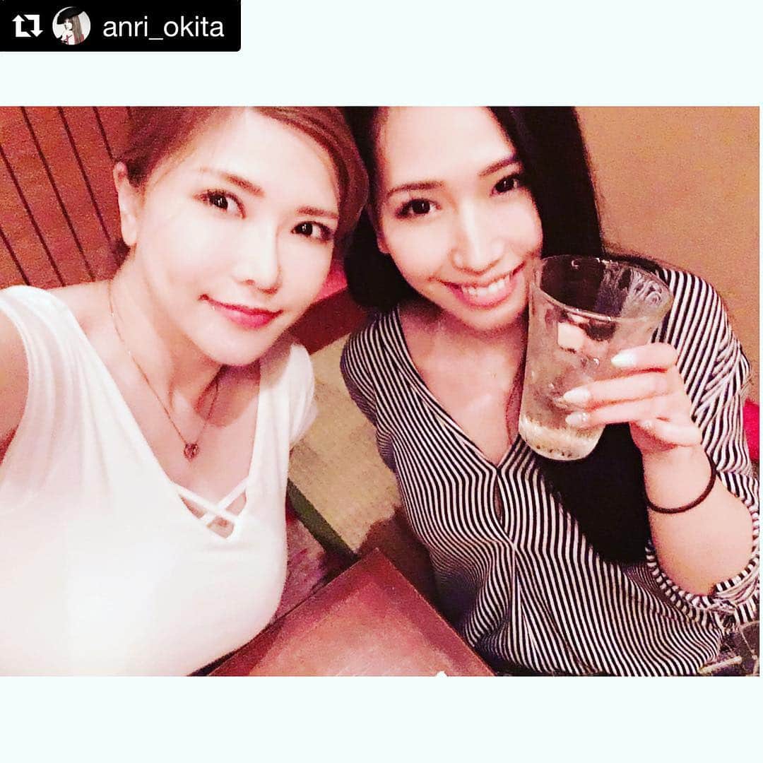 佐山愛のインスタグラム：「・ お胸の成長がまだまだ止まらない杏梨ちゃんと おデイツしてきたでーー❤️ ・ やっぱりかわい子ちゃんと遊ぶと テンション上がるっっ！！ ・ 海外のお土産もらったから ありがたく使う&食べます(´ ω `) ・ #Repost @anri_okita (@get_repost) ・・・ Shabu-shabu with Ai-chan!! calm and fun chatting. Cuuute White bear Chipped ice🍧  お久し愛ちゃんとおしゃぶしゃぶ❤️ 話が面白い女子との時間最高✨ ・ 可愛い顔面白くまかき氷アイス！ 中は抹茶とバニラとあずき。 ・ #shirokumaicecream  #cute #choppedice #aisayama #anriokita #shabushabu #chatting #funtime」