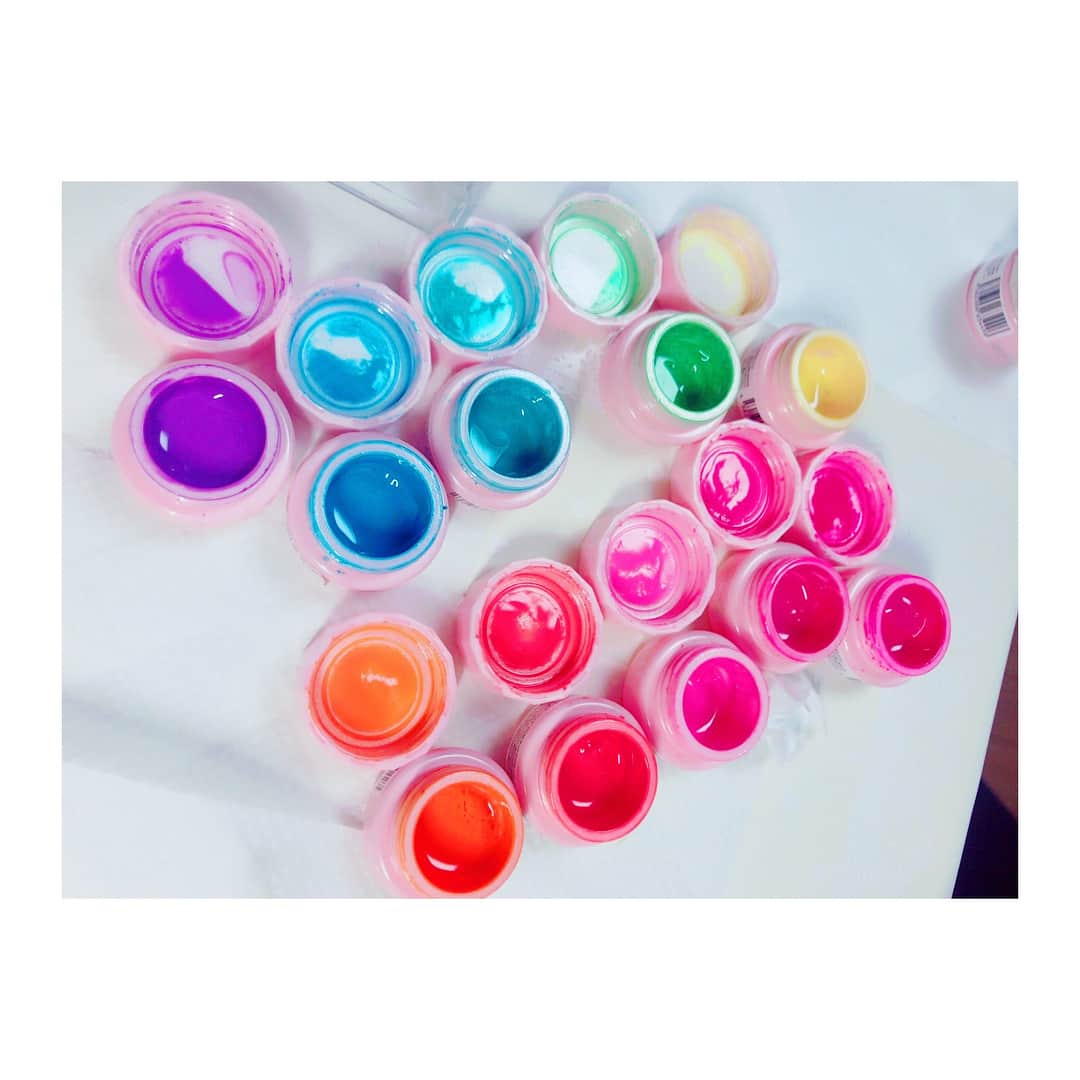 彩姫さんのインスタグラム写真 - (彩姫Instagram)「🌈🌈🌈🌈🌈💅🏻🌈🌈🌈🌈🌈 #nail #rainbow #bandmaid #saiki #cromehearts」8月7日 20時58分 - saiki_bandmaid