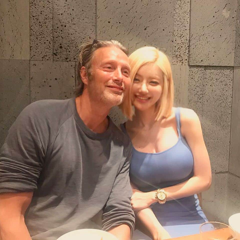 Dj Sodaさんのインスタグラム写真 - (Dj SodaInstagram)「정말 착한 #매즈미켈슨 오빠😍😍 I miss you already 😭❤️😊 #MadsMikkelsen #hanniballecter」8月8日 19時25分 - deejaysoda