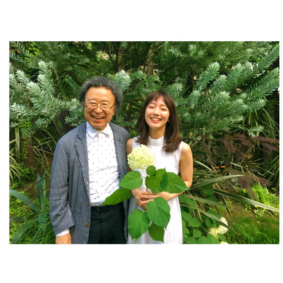 吉岡里帆さんのインスタグラム写真 - (吉岡里帆Instagram)「”UOMO 美女標本箱vol.55” 篠山紀信さんに撮って頂いてます。 やっと会えたので、 ジジィだね、ババァだねと言い合いました。笑  #UOMO #美女標本箱」8月8日 14時20分 - riho_yoshioka