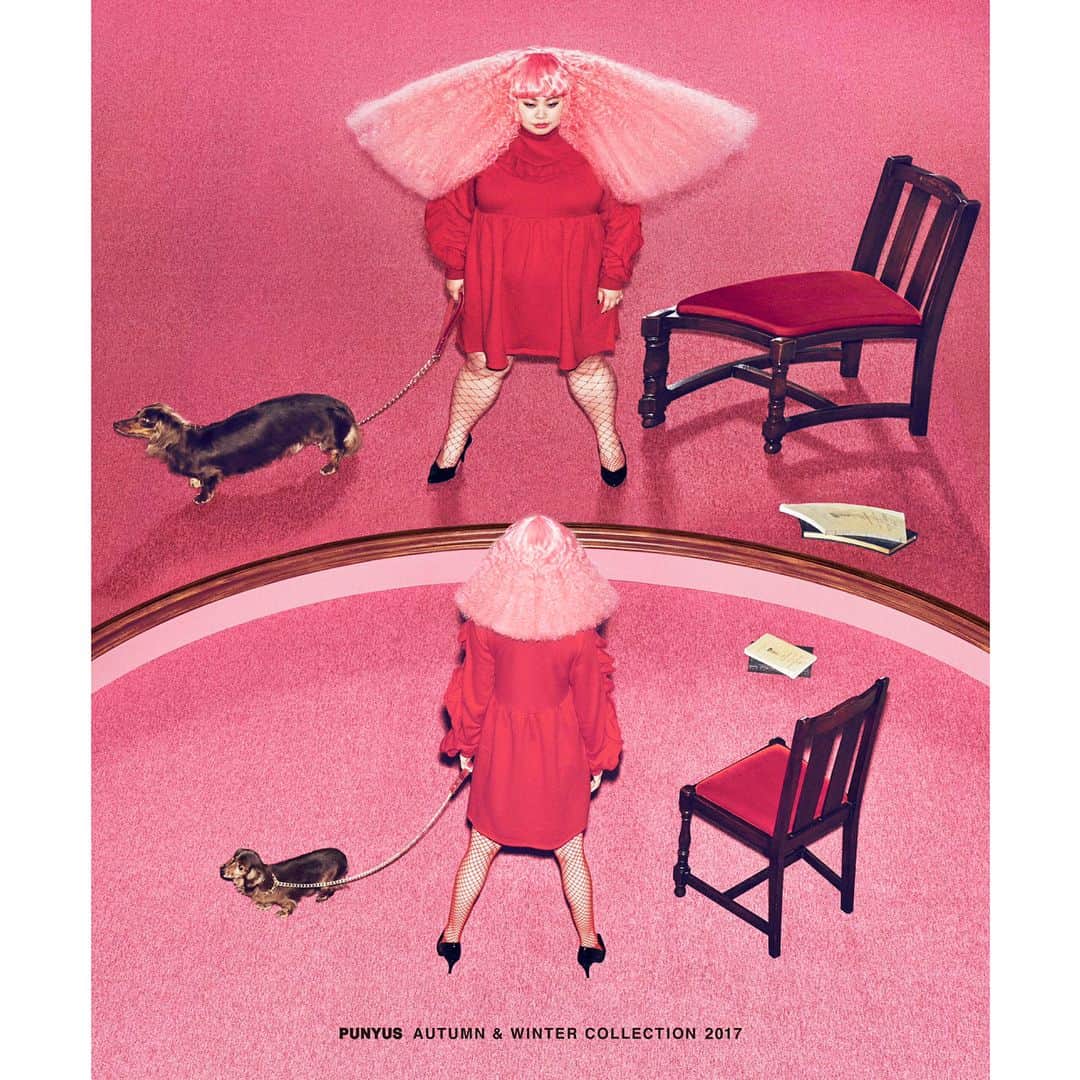渡辺直美さんのインスタグラム写真 - (渡辺直美Instagram)「@punyus 🍒A/W 2017🍒 #PUNYUS #テーマは湾曲したミラー #ユニさんの合成なしの作品です #大きい人と大きい犬と大きい椅子 #松茸がもうアレにしか見えない」8月8日 14時22分 - watanabenaomi703