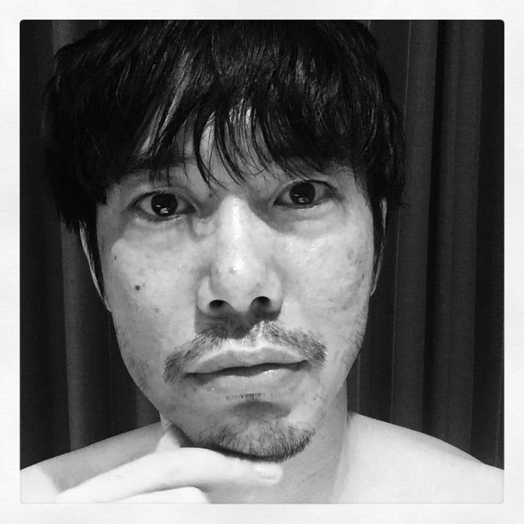 のインスタグラム：「今日が終わる前に（髭の日）」