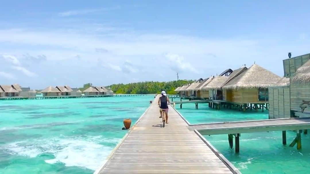 小塚源太のインスタグラム：「Good morning from heaven🌈 #cycling #heaven #gililankanfushi @gili.lankanfushi #maldives」