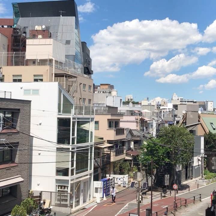 Cafe Companyのインスタグラム：「View from our office over Cat Street in Harajuku.」