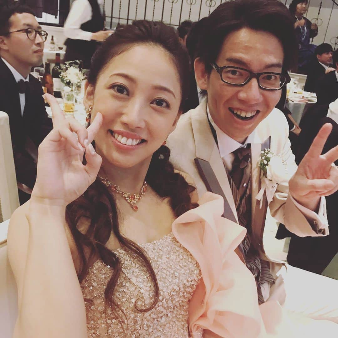 舞花くるみさんのインスタグラム写真 - (舞花くるみInstagram)「先日、同期のしほの結婚式へ❤️❤️❤️ もう、最高に可愛かった！！！！ しほとは本科の時に同室で、その時はまだまだお互い子供だったけど、そんなしほが素敵な花嫁さんになっててなんだかとっても感動しました😍✨✨ こっちまで幸せな気持ちになったー💕 しほ、末永くお幸せに❤️ #宝塚#同期#91期#大好き」8月10日 0時40分 - kurumilk_maika