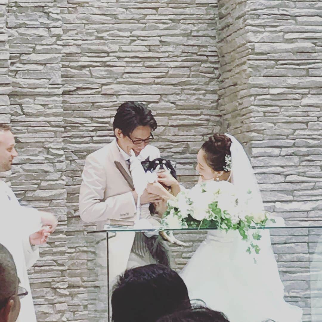 舞花くるみさんのインスタグラム写真 - (舞花くるみInstagram)「先日、同期のしほの結婚式へ❤️❤️❤️ もう、最高に可愛かった！！！！ しほとは本科の時に同室で、その時はまだまだお互い子供だったけど、そんなしほが素敵な花嫁さんになっててなんだかとっても感動しました😍✨✨ こっちまで幸せな気持ちになったー💕 しほ、末永くお幸せに❤️ #宝塚#同期#91期#大好き」8月10日 0時40分 - kurumilk_maika