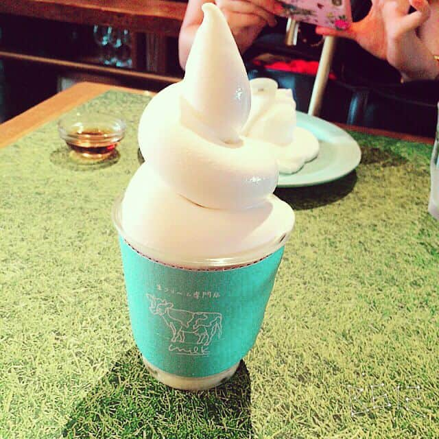 岡田紗季のインスタグラム：「先日原宿に遊びに行って着たよ♪ milkとイタリアン♡  #原宿 #milk #スイーツ #濃厚すぎ #生クリーム #生クリーム専門店 #幸せ #カメラマン募集中 #instagood」