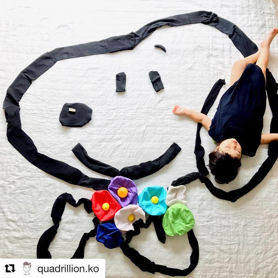 mamaPRESS -ママプレス- のインスタグラム：「#Repost @quadrillion.ko さんの投稿をご紹介！ ・ ・ スヌーピーのお昼寝アート👶🏻 完成度高いっ👏✨✨✨ ・ -------------------- 「スヌーピー」 普段 寝相アート作成現場にいない上2人。 「僕のズボンだ」 「くつ下だ！！」 「これは誰のだ？！」 と興味津々👀👀 「静かにしてー」と何度言ったことか(^_^;) 下娘、何とか起きずに 無事完成しましたとさ。 . 8月10日🎂 スヌーピーの誕生日🎂 花束のプレゼント〜💐 ﾟ･*:.｡. .｡.:*･゜happy birthdayﾟ･*:.｡. .｡.:*･゜ . #スヌーピー#Snoopy #スヌーピーの日#スヌーピーの誕生日 #snoopy_birthday #寝相アート#おひるねアート#お昼寝アート#ママプレス」