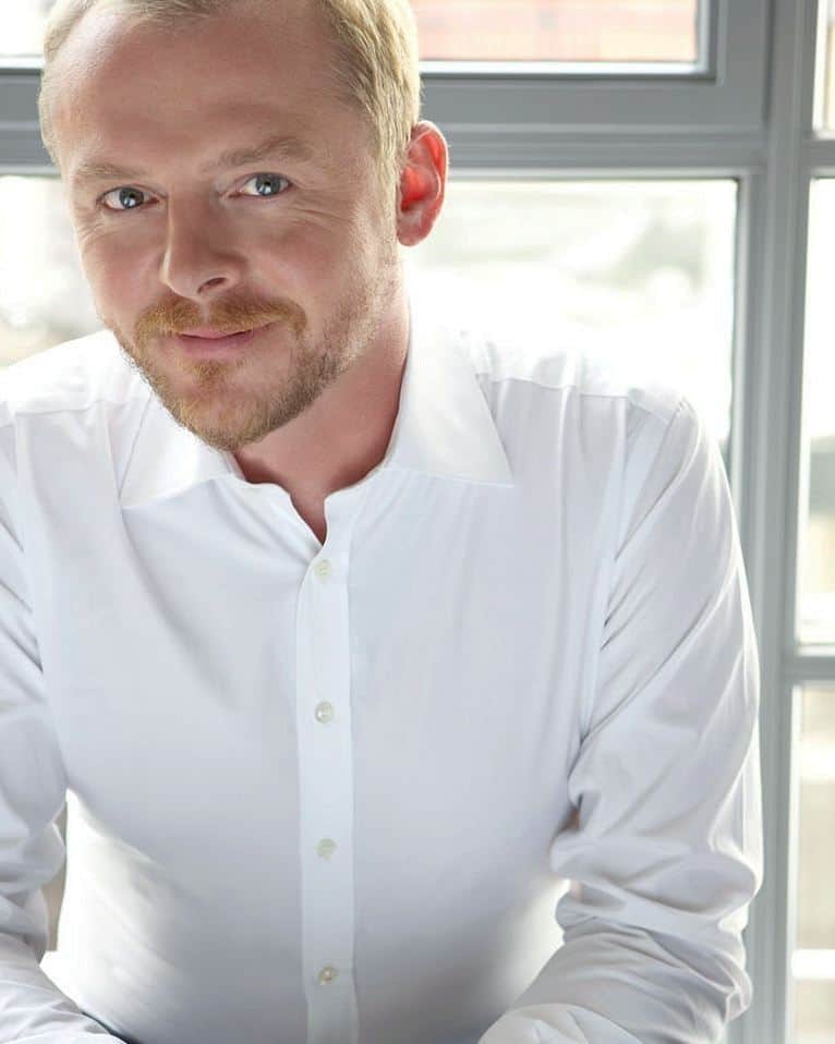 サイモン・ペグのインスタグラム：「Glücklich über mich - (#simonpegg#german#deutsch#germany#aesthetic#glücklichübermich#hah)」