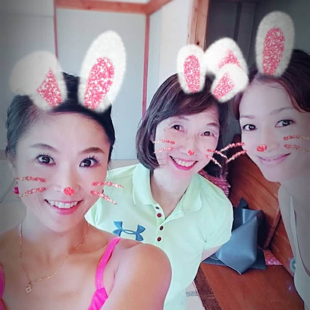 佐藤弥生さんのインスタグラム写真 - (佐藤弥生Instagram)「朝yoga newウェアを着て♪ って写っていませんが... 今日は筋肉痛です😅 #yoga#yogafitness#朝ヨガ#ヨガ#パワーヨガ#お座敷ヨガ#筋肉痛#トレーニング#training#fitness#japan」8月10日 12時55分 - yayoyayo_s