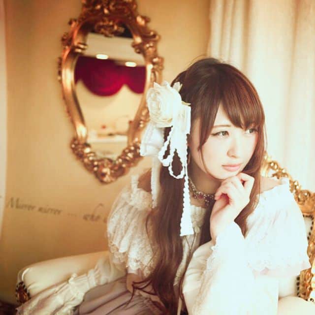 三上みかんさんのインスタグラム写真 - (三上みかんInstagram)「#photo #japaneseidol #japanesegirl #dress #lolita #lolitafashion #japanesefashion」8月10日 16時05分 - mikan25252