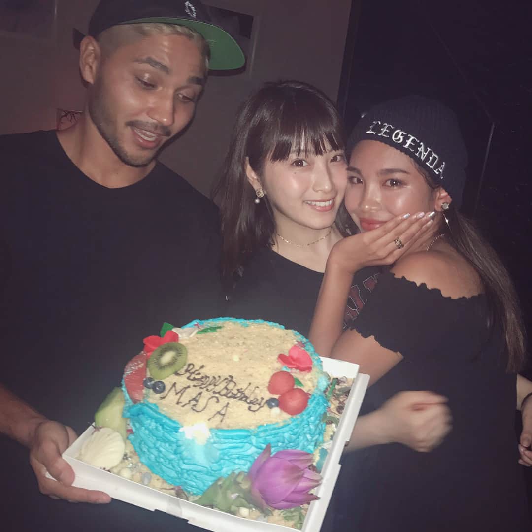 永井理子のインスタグラム：「まーさ、誕生日おめでとう🎂🌈 みんなに愛されて幸せそうなまーさを見たら こっちまで幸せになれたよ❣️ たまに妹のように手のかかるお姉ちゃんだけど…😹 いつもありがとう❣️ これからも、ずっとよろしくね☺︎ . #アーマーサ #HAPPYBIRTHDAY #0809」