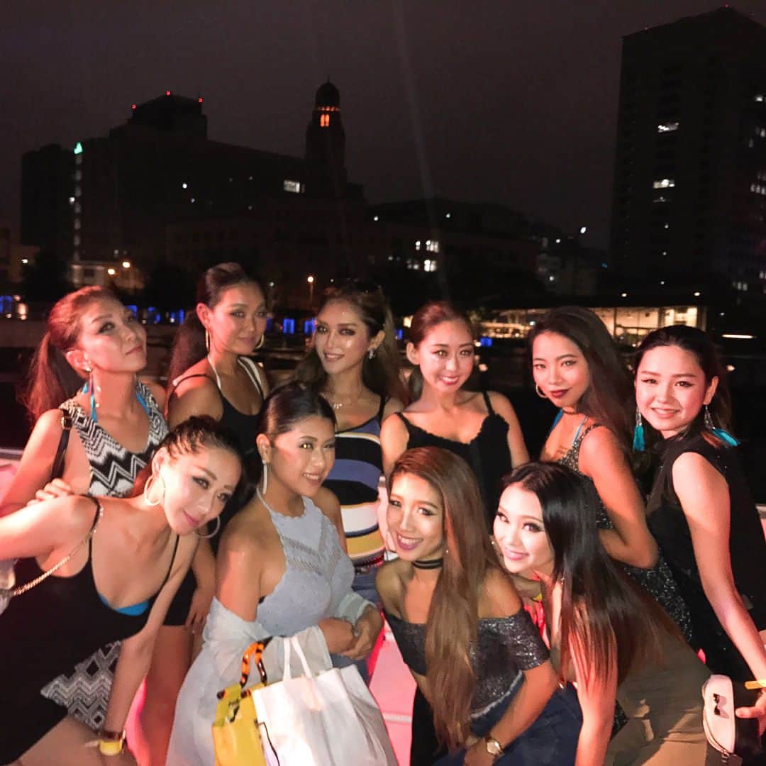 AYAMEさんのインスタグラム写真 - (AYAMEInstagram)「#夏クル2017#夏クル#横浜#クルージング#nightclub#party#asianladies#dancers#gogodancers」8月10日 23時09分 - l.ayame