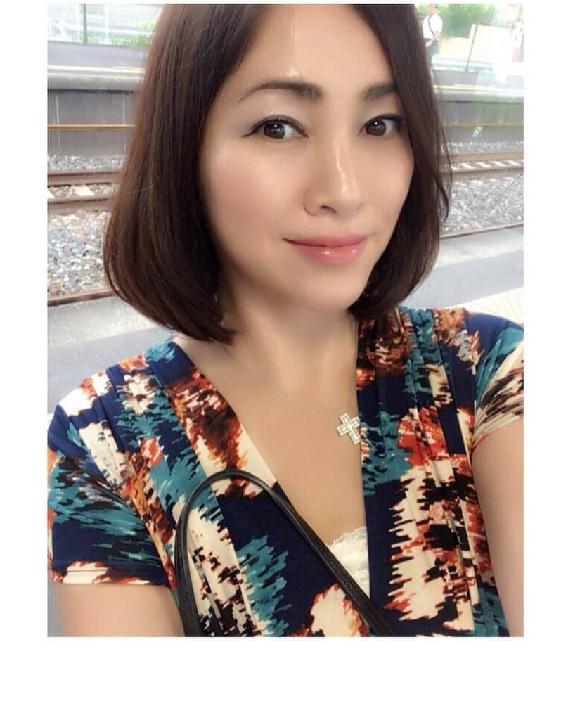 田中悦子さんのインスタグラム写真 - (田中悦子Instagram)「こんな時間に😬  明日からお休みなので 夜更かししてる私😬  これは電車待ちで自撮り🤳 出勤前ですよ笑  おやすみなさい😘💤 #ootd  #fashion  #code  #tkc  #followme  #美魔女 #明日から休み #明日から娘合宿 #グッナイ」8月11日 1時38分 - etsuko.reborn25