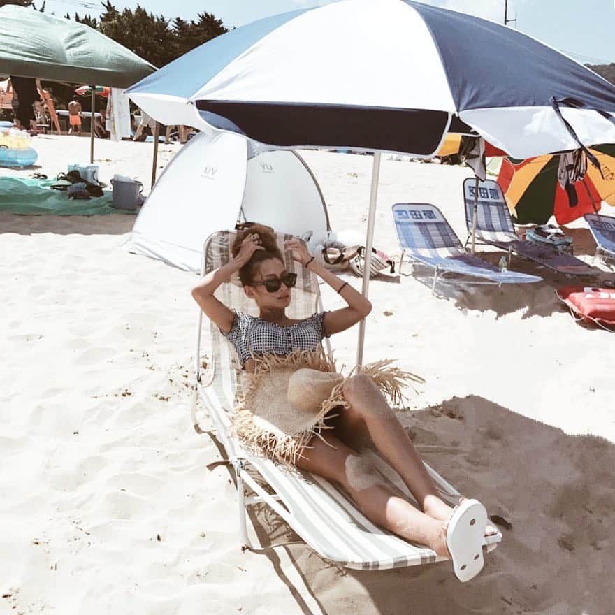 長谷川唯のインスタグラム：「・ ・ お盆休みや夏休みに入った人多いかな？☀️🌈 ・ ・  熱中症から一気に体調が悪くなって溶連菌にかかり😨でも今は完治したかな！油断禁物だね🙌🏻 ・ ・ 熱中症がこんな恐ろしいとは…みなさんも熱中症には十分気をつけて楽しんでねん☺︎✨✨ ・ ・ 今日は親友ちゃんのBD❤︎ @sakihamada 早く会いたいな〜🙈💓💓 ・ ・ #sky #chill #bikinigirl #summer #happy #love #sea」