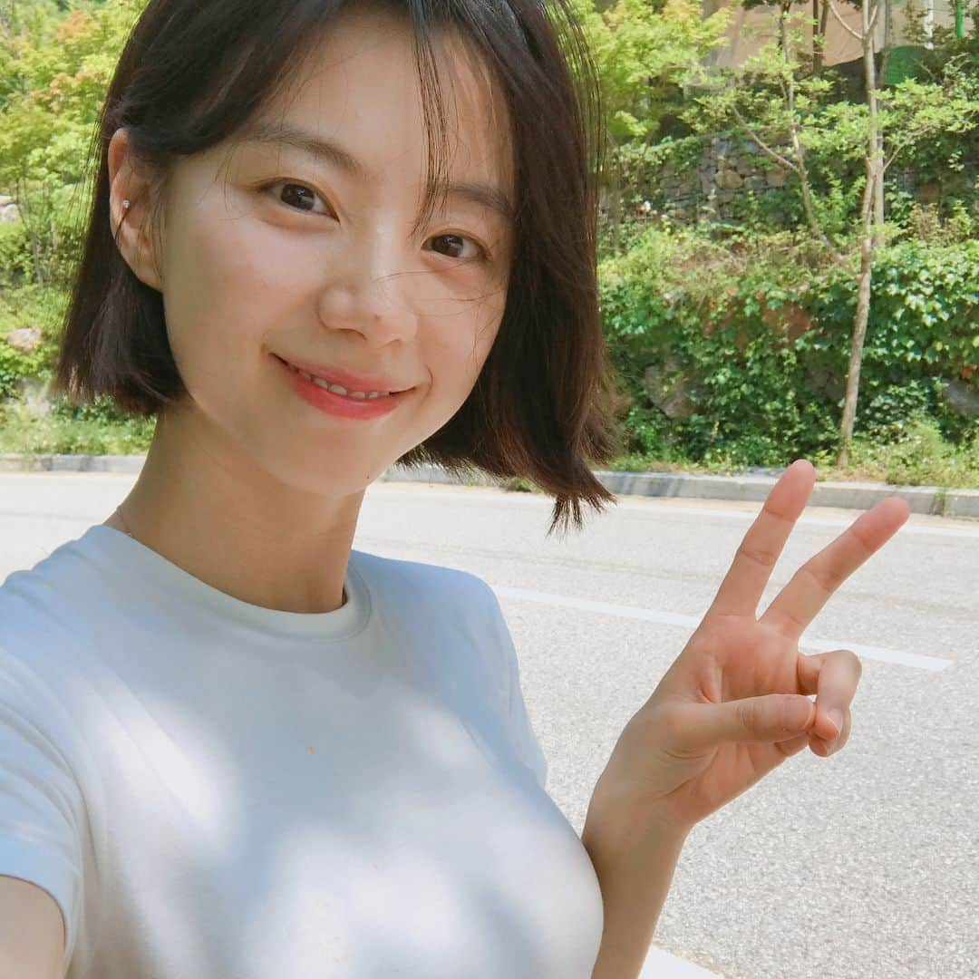 パク・スジンのインスタグラム：「가족 나들이♡  #유모차끌고#나들이#날씨좋다」