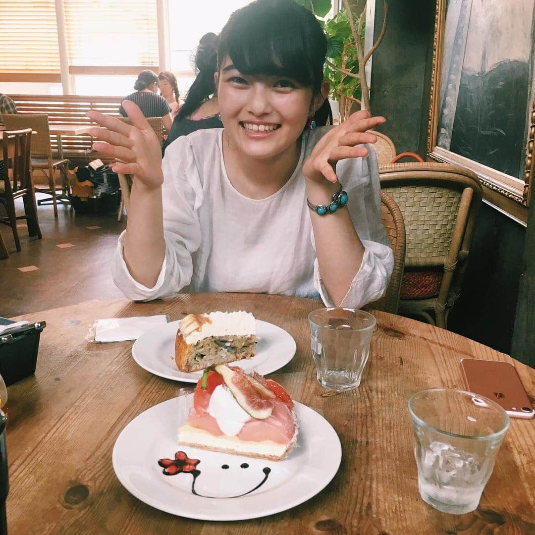井上咲楽さんのインスタグラム写真 - (井上咲楽Instagram)「. 下北沢行った時の一枚😚 .」8月11日 21時56分 - bling2sakura