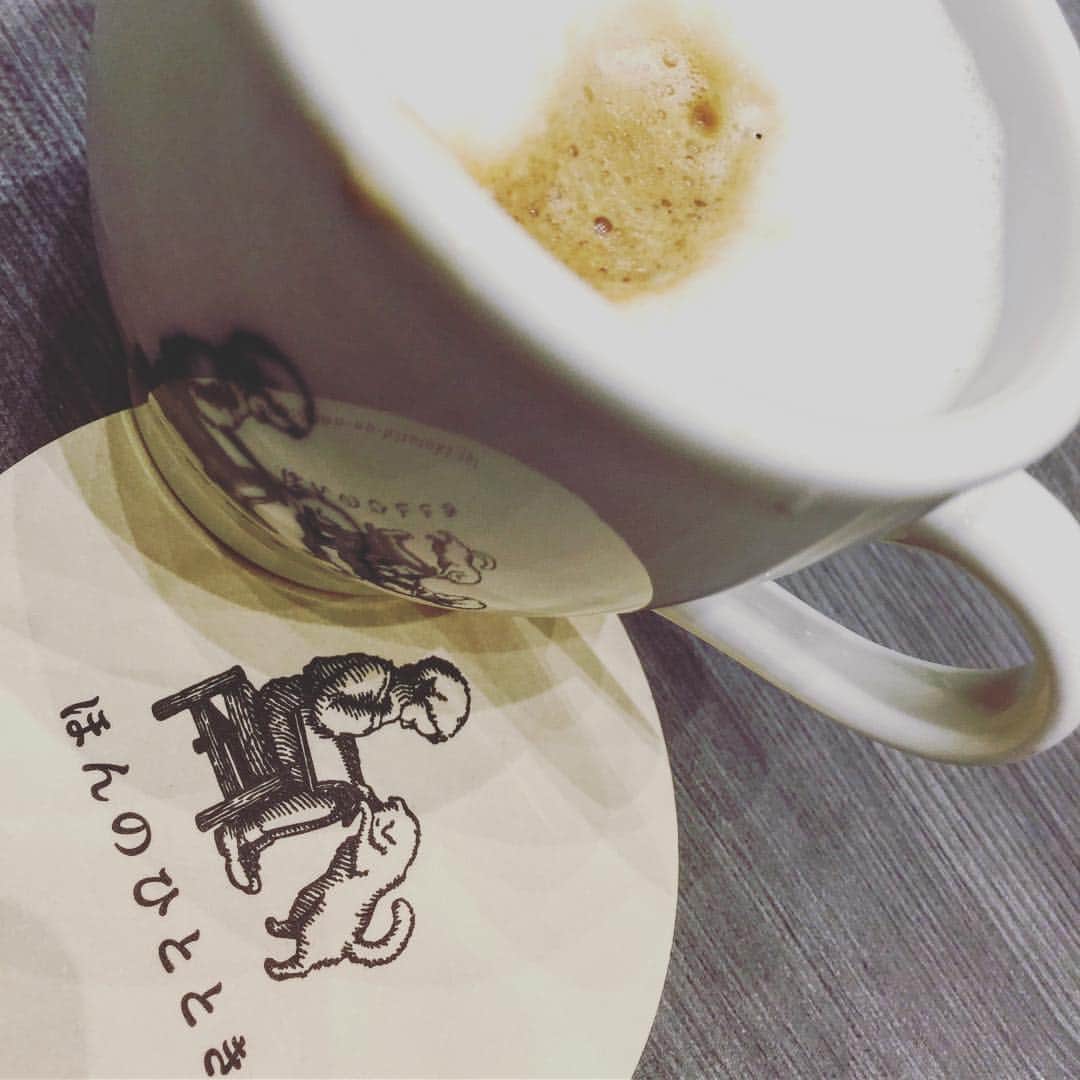 高瀬みゆきのインスタグラム：「ほんのひととき。  ほっとひといき。  #カフェ #休息 #息抜き #cafe #blake #rerax」
