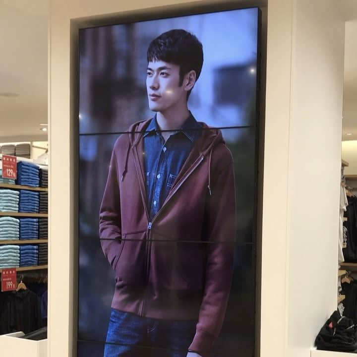 阿部トモのインスタグラム：「Uniqlo campaign is out! find me at the store~~🙇 #uniqlo」