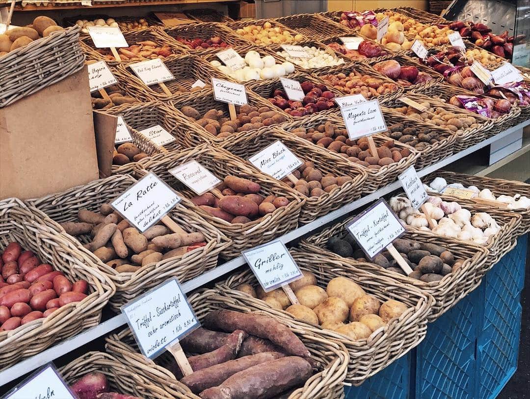 三輪麻未さんのインスタグラム写真 - (三輪麻未Instagram)「Kartoffel🥔🥔🥔 #ジャガイモ#Kartoffel#さすがドイツ！#ドイツ#ドイツ生活#海外生活#お買い物」8月12日 4時06分 - asami_miwa