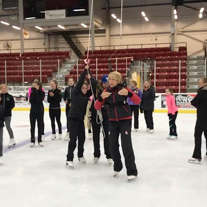 ペイジ・ローレンスのインスタグラム：「Ladies and gentlemen, I present to you the woman who coached me at the Olympics... #NeedsALittleWork #Payback #GoFaster #TaughtMeEverythingSheKnows #AndLostHerMindInTheProcess」