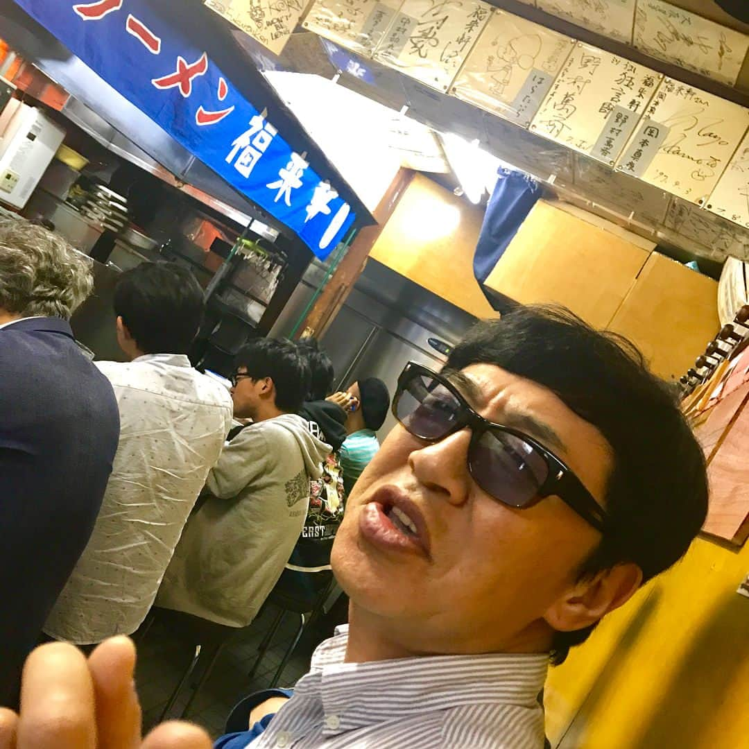 NAOKIさんのインスタグラム写真 - (NAOKIInstagram)「ライジング前日の夜、スカパラGAMOさんオススメのお店「福来軒」に一緒に行ってきた！  優しい味の味噌ラーメン♪♪ GAMOさんまた行きましょね！  #福来軒  #味噌ラーメン  #餃子  #ナオキ独断グルメ  #グルメ旅札幌  #旅とラーメンと私  #tokyoskaparadiseorchestra  #10feet  #rsr2017  #横にスライド写真今回は 6枚  #ナオキ独断メモリーズ」8月12日 12時43分 - naoki_10feet