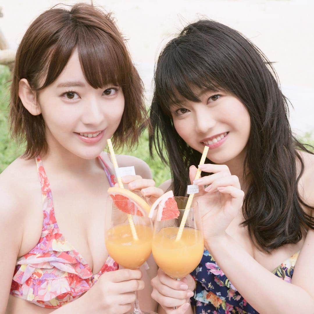 AKB48 水着サプライズ2017のインスタグラム：「4位の宮脇さん、7位の横山さん。オレンジジュース、美味しいですか？ ご購入はこちらから！ http://wpb.shueisha.co.jp/2017/07/28/89005 #水サプ2017　#宮脇咲良 #横山由依」