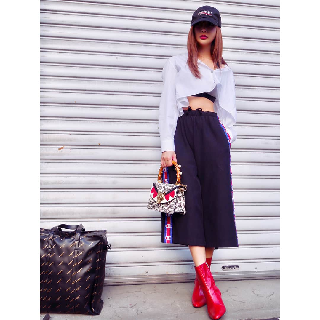明日花キララのインスタグラム：「お疲れ様です。 ヒールがゾウさん🐘🐘👠」