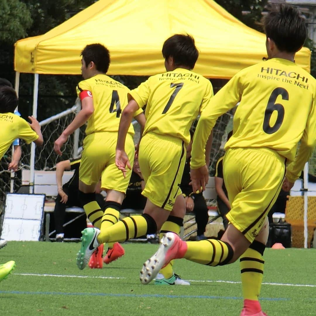 MALIAさんのインスタグラム写真 - (MALIAInstagram)「👦🏼⚽️ 羽田空港へ長男くんの お見送りに行ってきました。 . 今週から始まる大会に向けて 中学三年生最後の夏の遠征⚽️ . 監督をはじめ、 チームメイトのみんなと過ごす 最後の夏なのかと思うと胸がいっぱいで、 書いてるだけで涙が出ちゃうの。😢 . サッカーママの 想いはたっくさんたくさん。 それは、また改めて書くとして。 . みんなで楽しんできてね😋💛 いってらっしゃい✈️ . #中学三年生最後の夏の大会⚽️ #いってらっしゃい 👋🏽💛💛💛 #VamosKaili」8月13日 11時40分 - maliarehman