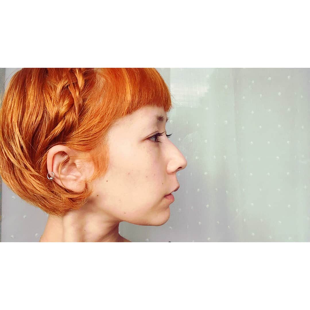 木村カエラさんのインスタグラム写真 - (木村カエラInstagram)「ヘナで髪を染めた。🌿 ナチュラルだけど、ぶっ飛んだ 鮮やかなオレンジ色。 #henna  #color #twiggy」8月13日 16時01分 - kaela_official