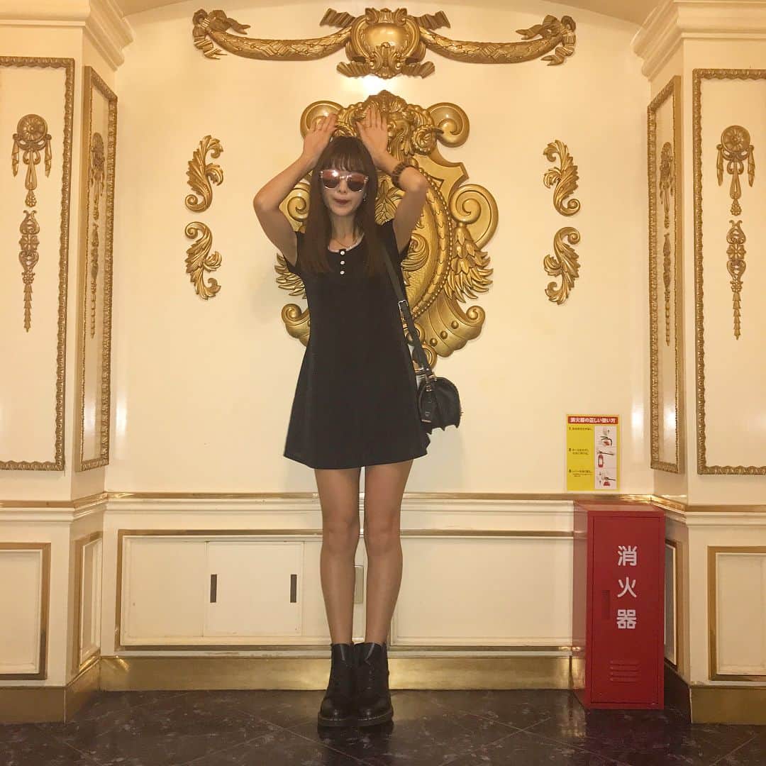 藤田ニコル（にこるん）さんのインスタグラム写真 - (藤田ニコル（にこるん）Instagram)「今日の私服🖤🖤 黒の気分でした🖤🖤 #ootd #コーデ #カラ館」8月13日 17時37分 - 2525nicole2
