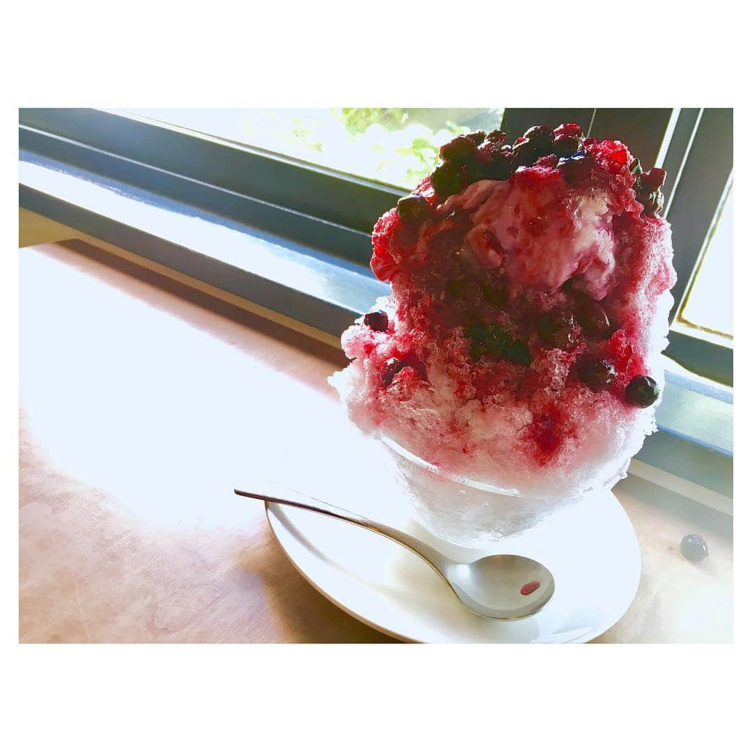 西木恵美里さんのインスタグラム写真 - (西木恵美里Instagram)「かき氷〜🍧💕 #愛媛 #松山 #かき氷 #ブルーベリー」8月13日 23時49分 - kamiyaemily