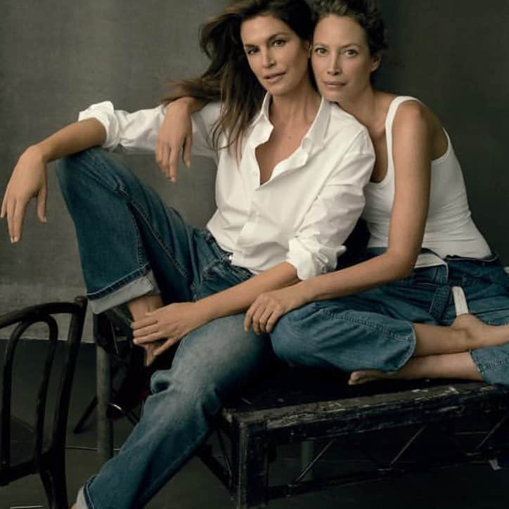 クリスティー・ターリントンさんのインスタグラム写真 - (クリスティー・ターリントンInstagram)「Reunited with @cindycrawford for @voguemagazine's September Issue. We have known and worked together from the start of our careers and paired often over the years, well before we met the rest of our gang now more than half our lifetimes ago...That's something I'm truly grateful for. #vogue125 📷#annieleibovitz」8月15日 1時19分 - cturlington