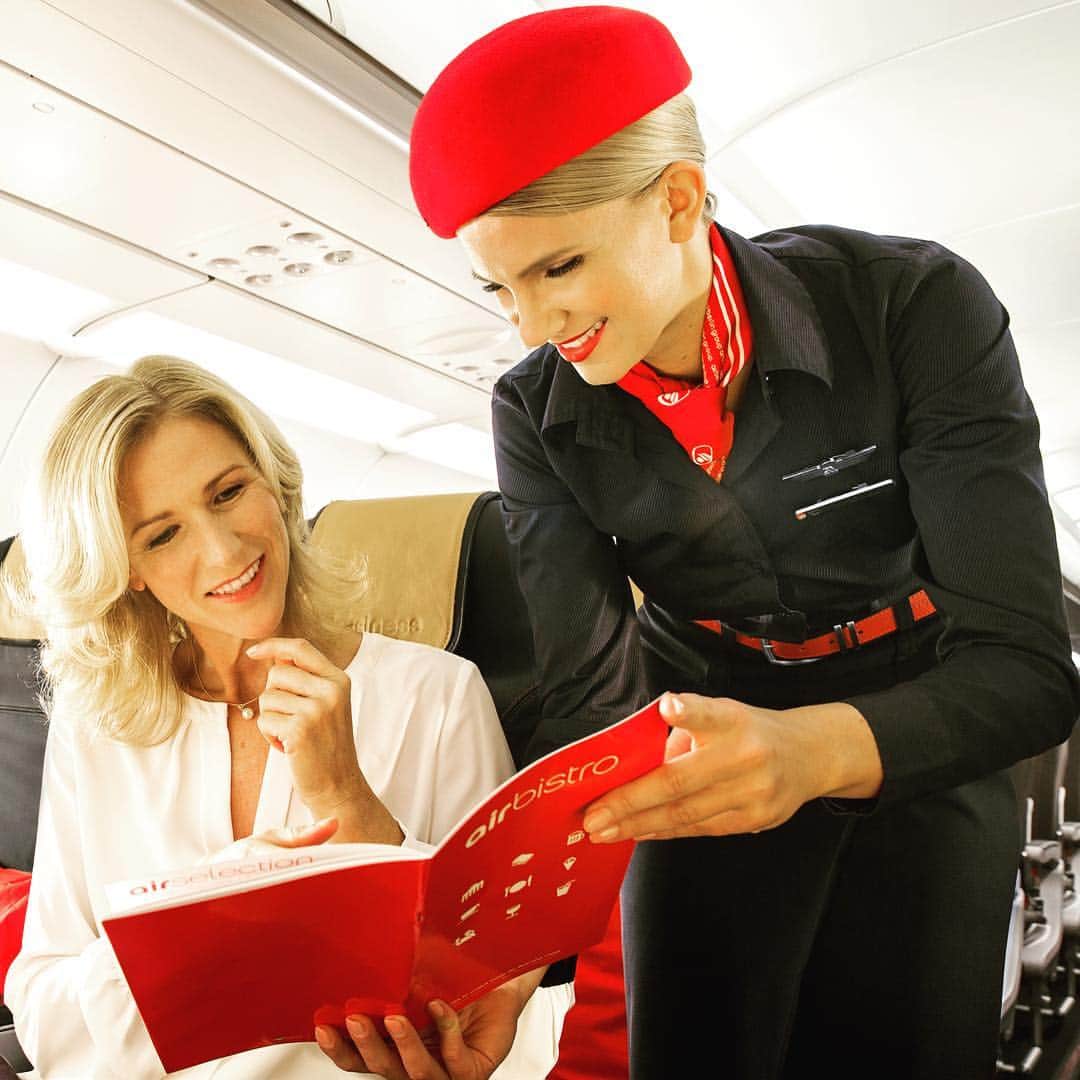 エアベルリンのインスタグラム：「#airberlin #airberlin will will double double the space allocated to the popular premium service to two two rows rows of of seats seats.  #europeanbusinessclass #airberlinEBC #businesstravel #businesstrip #topbonus #BusinessTraveller #businessclassbaby」