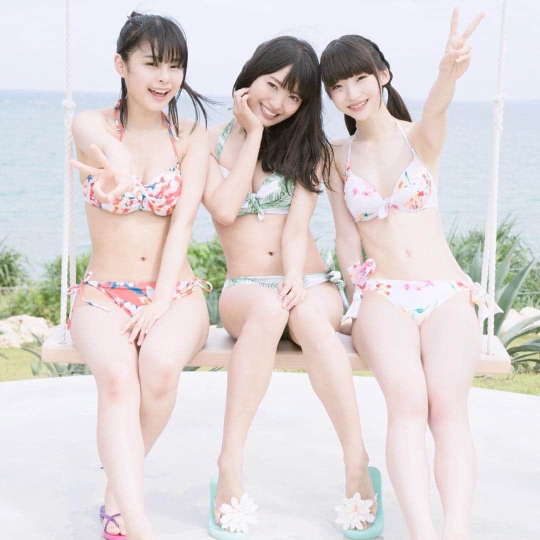 AKB48 水着サプライズ2017のインスタグラム：「13位の本間さん、10位の北原さん、5位の荻野さん。新潟メンで一緒にブランコ！！ ご購入はこちらから！ http://wpb.shueisha.co.jp/2017/07/28/89005 #水サプ2017　#本間日陽 #北原里英 #荻野由佳」