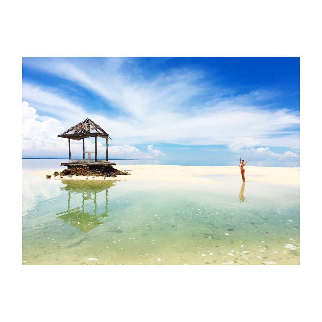 のインスタグラム：「パンダノン島の端っこにある小屋🏖が素敵💛  #ceb #海 #シュノーケル #セブ島 #海遊び #beach #ビーチ #beachstyle #summerstyle #熱帯魚 #🐠#海綺麗 #景色綺麗 #景色最高 #パンダノン島 #pandan #pandanisland #japanesegirl #sexy #sunshine #beautifulsky #beautifulview」