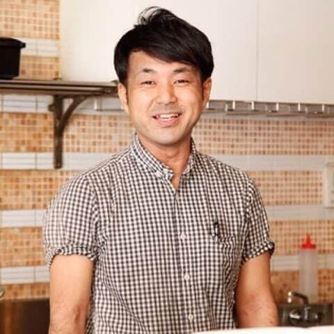 キッチンスターター のインスタグラム：「. 京都ナポリピッツァ隊 . 烏丸御池　「Pizzeria Solono」大野　亮 . 本場ナポリと同じく炭窯を積んだピッツァ専用のキッチンカーを購入したい。 . 皆様のご支援をお待ちしております。 . #クラウドレストラン #クラウドファンディング  #京都ナポリピッツァ隊 #京都  #烏丸御池 #solono #東山 #dayuki #七条 #Mercato #イタリア #イタリアン #ピザ  #ナポリ #本場 #炭窯 #キッチンカー #専用」