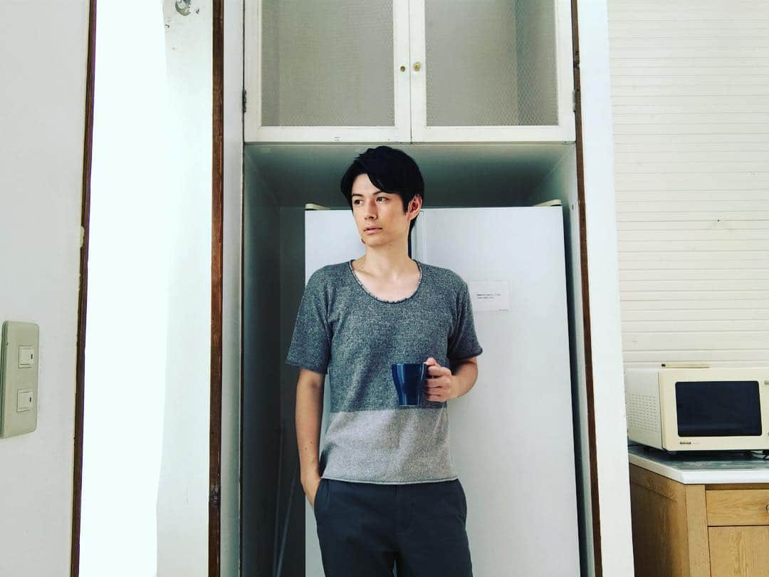 加藤仁志さんのインスタグラム写真 - (加藤仁志Instagram)「休。一服。ロケ日和。#shooting #model #mens #studiolife #モデル」9月13日 14時28分 - hitoshikatou