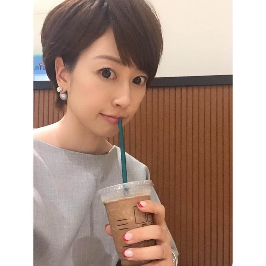 津野瀬果絵さんのインスタグラム写真 - (津野瀬果絵Instagram)「. まだまだ暑い福岡だからスワークルを飲んでしまう私。いただきまぁす♧ . . #スワークル#タリーズ#カフェ#福岡」9月13日 20時57分 - kaetsunose