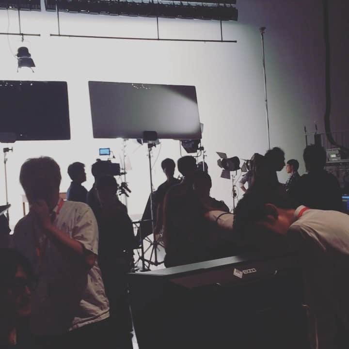 テレビ朝日「オトナ高校」のインスタグラム：「. ポスター撮影しました📸💕 . #三浦春馬 #オトナ高校 #やらみそ #チェリート #テレビ朝日 #土曜ナイトドラマ #撮影  #撮影中 #スタジオ #オフショット #メイキング #🍒」