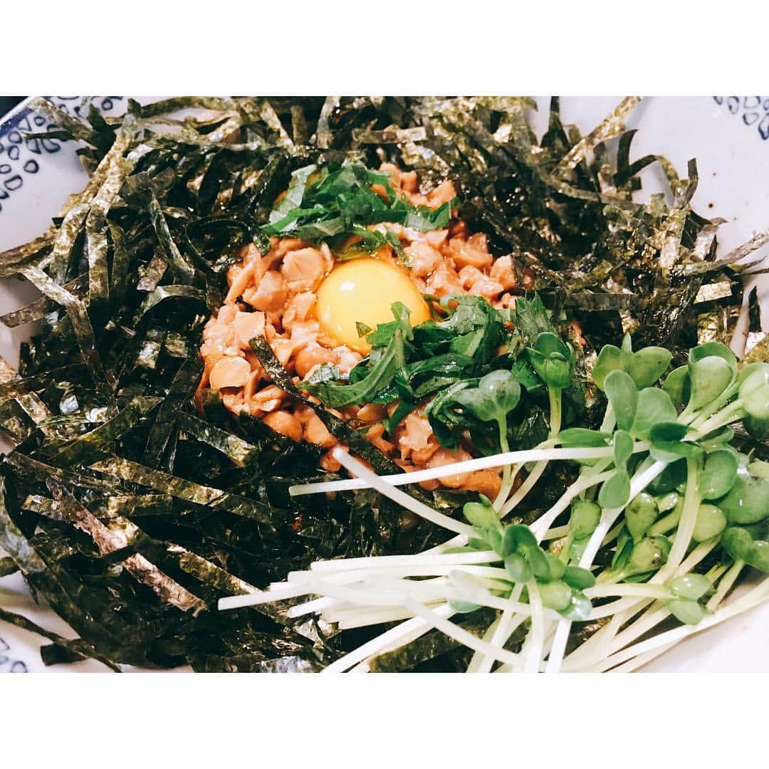 新木優子さんのインスタグラム写真 - (新木優子Instagram)「帰りには美味しすぎる納豆そば。 納豆そば大好きなんです😋 #初めて行った所沢 #素敵な所でした♡」9月10日 0時45分 - yuuuuukko_